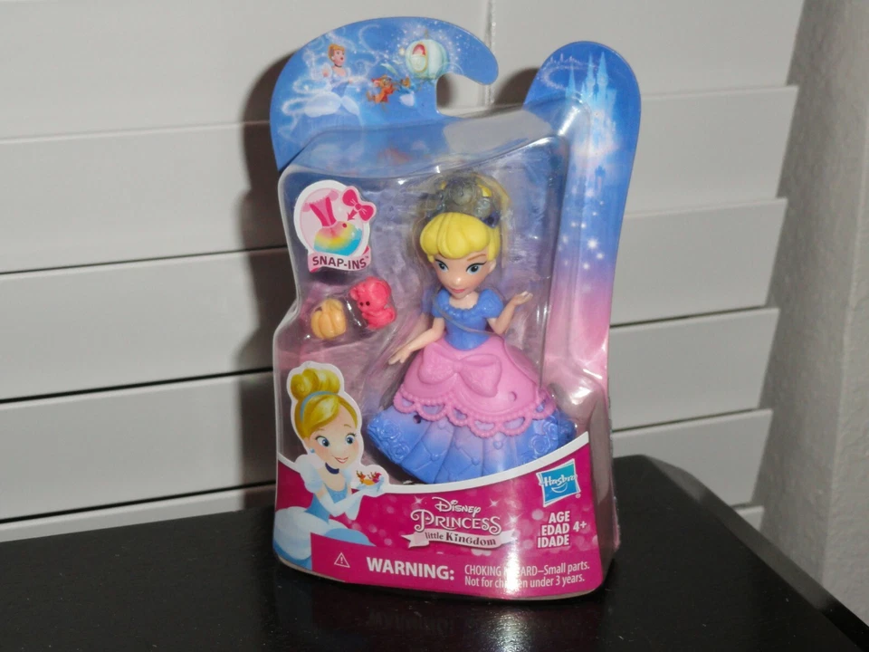 Hasbro 2017 Disney Princess Little Kingdom Cinderella With Snap-ins