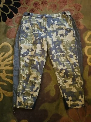 Kuiu Kenai Verde 1.0 Hunting 3/4 Pants-XL - Image 1 of 2