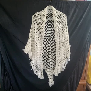 ๐๏ธ Handmade White Crochet Shawl Wrap with Fringe โ Open Knit Triangle Design - Picture 1 of 3