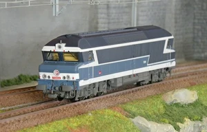 Jouef HJ2622 Locomotive diesel CC 72084, SNCF, livrée bleue, logo Carmillon - Picture 1 of 5