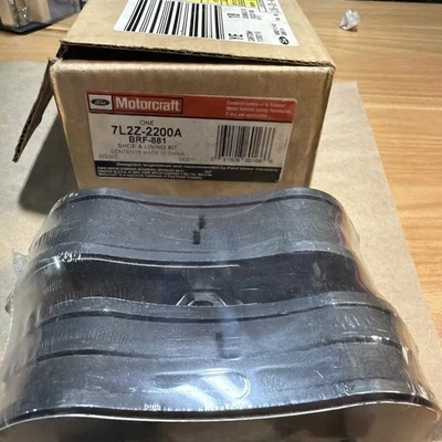 Conjunto de pastilhas de freio a disco OEM traseiras MOTORCRAFT BRF-881 Explorer Mountaineer 02-05 - Imagem 1 de 4