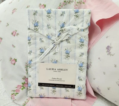 全新 LAURA ASHLEY SHABBY CHIC 蓝色花卉标准枕套对 — 第 1/3 张图片