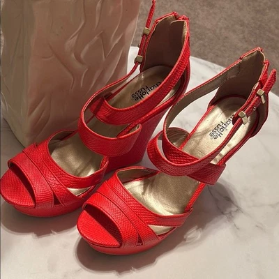 Яркие красные сандалии на танкетке размер 10 - Изображение 1 из 4