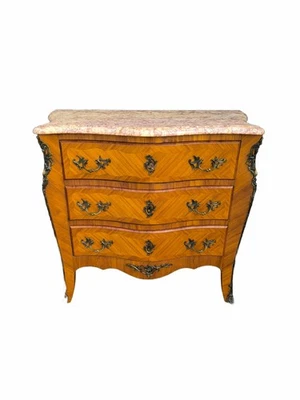 Commode de style louis xv, marqueterie et bronzes. - Photo 1/4