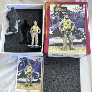 W.Britain 13039 U.S.M.C. Pilot Major Gregory "Pappy" Boyington, 1943 1/30 Scale - Picture 1 of 15