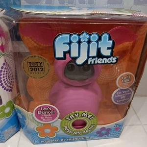 Fijit Friends Pink Brand New Serafina Robots Figure Interactive Toys BRAND NEW - Picture 1 of 1
