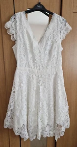 City Chic@ Evans Ivory Wild Lace Dress - Size 16 - BNWT - Picture 1 of 4