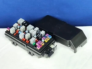 🏅 2011 2012 Chevy Malibu 3.6L  Fuse Box Relay Module W/FOG LIGHT  20927595 🏅 - Picture 1 of 8