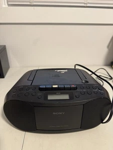 Sony Boombox AM/FM Radio CD Cassette Player CFD-S70 Pre-owned Tested & Working - Picture 1 of 7