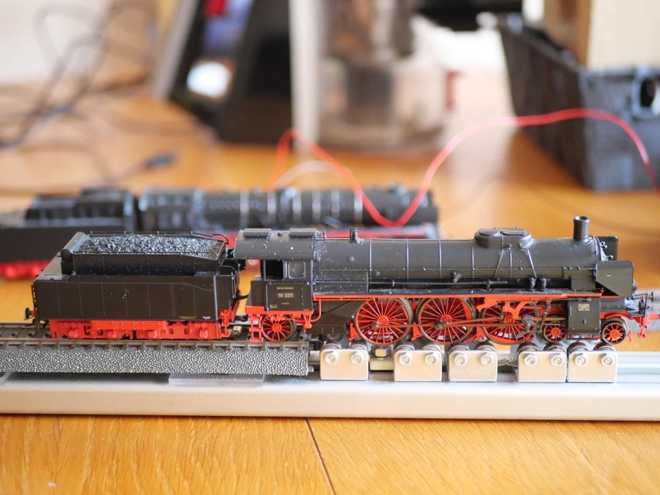 Märklin39020 Lok 18321 - Bild 1 von 4