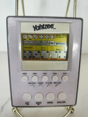 Juego de dados electrónicos portátiles Yahtzee Parker Brothers 2007 blanco probado funcionando Foto 1 de 2