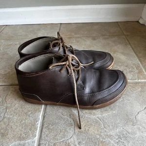 OluKai Pala Chukka Stiefel Schuhe Braun Leder Schnürung Mittel Leger Herren Gr. 9 - Bild 1 von 8