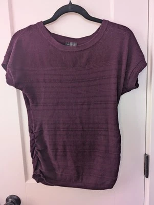 Suéter de manga corta púrpura acanalado The Limited  Foto 1 de 4