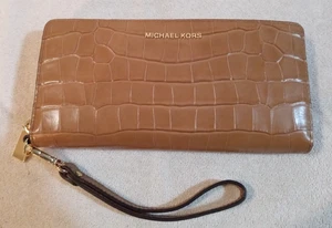 Michael Kors Money Pieces Acorn Travel Continental leather wristlet/wallet - NWT - Picture 1 of 6