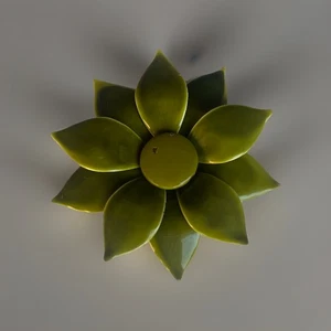 Vintage 1960er Metall Emaille Brosche 3" wunderschön Avocado grün Gänseblümchen Anstecknadel Schmuck MOD - Bild 1 von 10