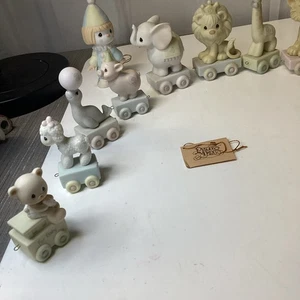 Juego de 12 - Serie Tren Animal Cumpleaños Enesco Precious Moments - Bebé hasta 10 - Imagen 1 de 15