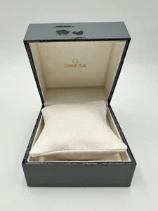 OMEGA SPEEDMASTER SCATOLA OROLOGIO ORIGINALE BOX PELLE ROVINATA VINTAGE ANNI 80 - Foto 1 di 12