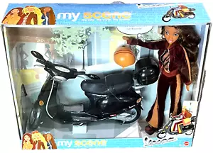 Mattel My Scene Barbie MADISON Modepuppe mit VESPA Roller Fahrrad Spielset - Bild 1 von 2