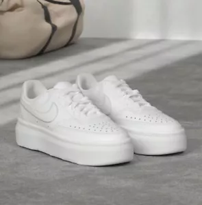 Nike Damen Vision Basketballschuh Größe 10 - Bild 1 von 8