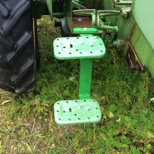 2 STEP & BRACKET M MT JOHN DEERE JD 3114 - Picture 1 of 4