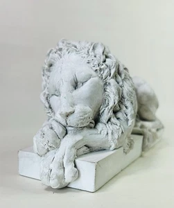 Vintage Stone Sculpture Of Rinaldi’s Sleeping Lion The Chatsworth Collection - Picture 1 of 17