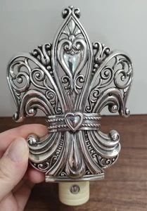 Vintage Brighton Nightlight Fleur de Lis Hearts Night Light A9 - Picture 1 of 3
