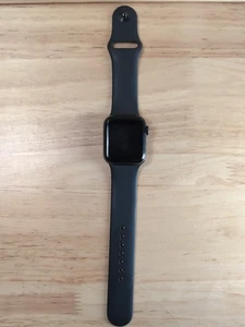 APPLE WATCH SERIES 6 NOIR 40mm NON TESTÉ POUR PIECES SEULEMENT (LIRE) - Photo 1 sur 10