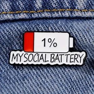 Lustige 1% My Social Batterie Emaille Pin Anstecker Geschenk für Introvertierte Sarkasmus Humor - Bild 1 von 2