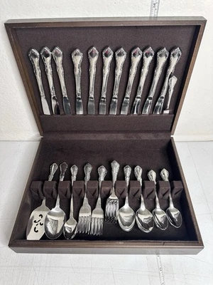 Oneida Mansion Hall Distinction Deluxe Stainless Flatware 67 Pc Set Wood Chest - Image 1 of 4