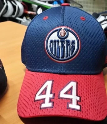 Nuevo con etiquetas sombrero vintage Reebok Chris Pronger Edmonton Oilers. Tamaño ajustable Foto 1 de 4