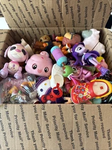Mystery Box mit Figuren und Mix Spielzeug für Mädchen (70+ Teile) - Bild 1 von 6