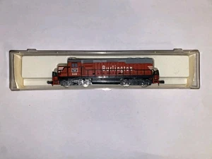 N Scale LIFE-LIKE BURLINGTON S7818 GP-40 Diesel Locomotive #989 In Box BrandNew - Picture 1 of 9