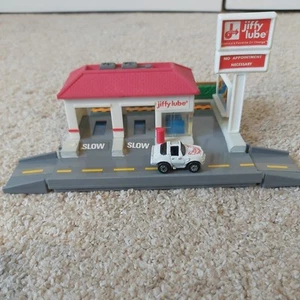1992 Galoob Micro Machines Street Corners Jiffy Lube Oil Change Center New - Picture 1 of 5
