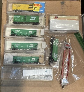 11 Burlington Northern #A8 Freight Cars & Hoppers C-7 Grading US Seller See Pics - Picture 1 of 22