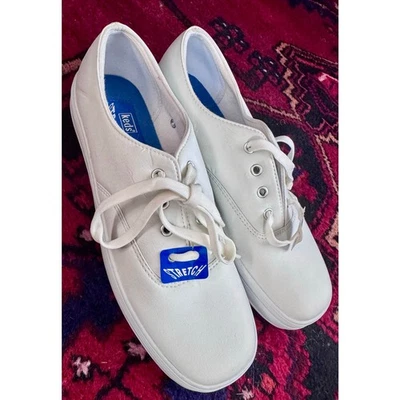 Tênis de renda KEDS couro branco elástico cano baixo novo tamanho 8.5 - Imagem 1 de 4