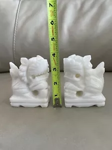 VINTAGE CHINESE FOO DOG CARVED White Marble Polished bookend FIGURINES - Picture 1 of 15