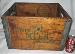 FREEMAN 1969 USA DRINK MILK COW DAIRY WOOD BOX CRATE HEALTH ADVERTISING ART SIGN - Picture 1 of 11