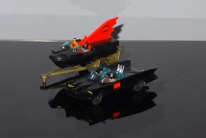 Vintage Husky Batmobile Bat Boat Rimorchio Gt Britain EX Condizione Precoce Diecast - Foto 1 di 20