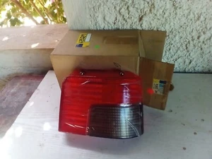 peugeot 205 II rear right tailight lens genuine 6352.39 - Picture 1 of 3