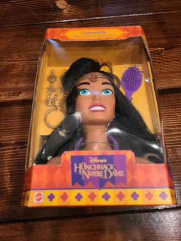 Esmeralda Charms N Beauty Styling Head NIB Cover