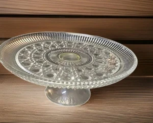 Plat à dessert à gâteau en cristal avec piédestal 11" sur 4,5" de haut - Photo 1/11