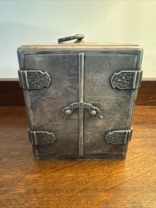 Antiguo gabinete cajón joyería ornamentada detallada de plata japonesa, grúa, templo - Imagen 1 de 9