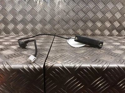 Toyota Prius Hybrid 2005-2008 BOOT RELEASE SWITCH - Image 1 of 3