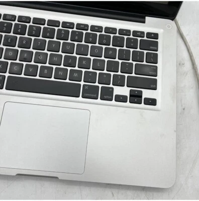 Apple MacBook A1278 13" (Late 2008) 2.4GHz, 4GB RAM. (bad bat, will not power on - Image 1 of 4