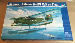TRUMPETER 01606 - ANTONOV An-2 COLT ON FLOAT - 1/72 PLASTIC KIT - Foto 1 di 1