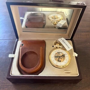 Reloj Bolsillo Majestron Vintage Hecho en Suiza Cuarzo Tono Dorado, Nuevo En Caja con Documentos - Imagen 1 de 4