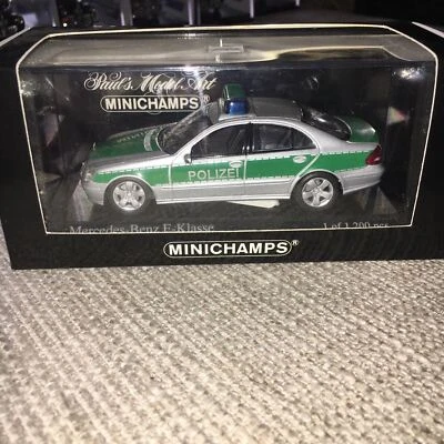 Minichamps Mercedes Benz E Klasse Polizei 1:43 Scale mint Police - Image 1 of 4