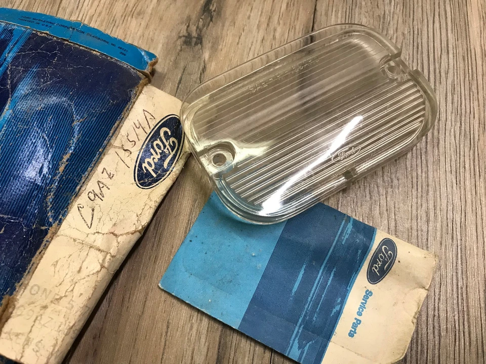 1969 69 FORD GALAXIE XL 500 NOS FOMOCO REVERSE LIGHT LENS C9AZ-15514-A - Image 1 of 1