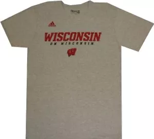 Camiseta Wisconsin Tejidos Adidas Gris Marca Wordmark $25.00 Limpieza Nuevas Etiquetas - Imagen 1 de 1