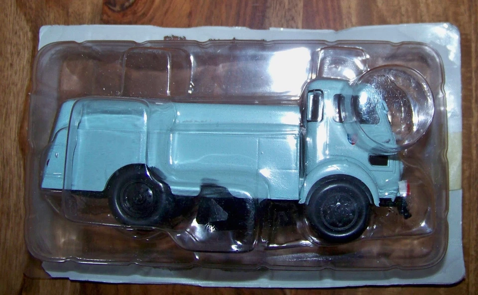 Collection camion Berliet 1/43 Hachette le GLB5B arroseuse-balayeuse N°5 - Photo 1/1